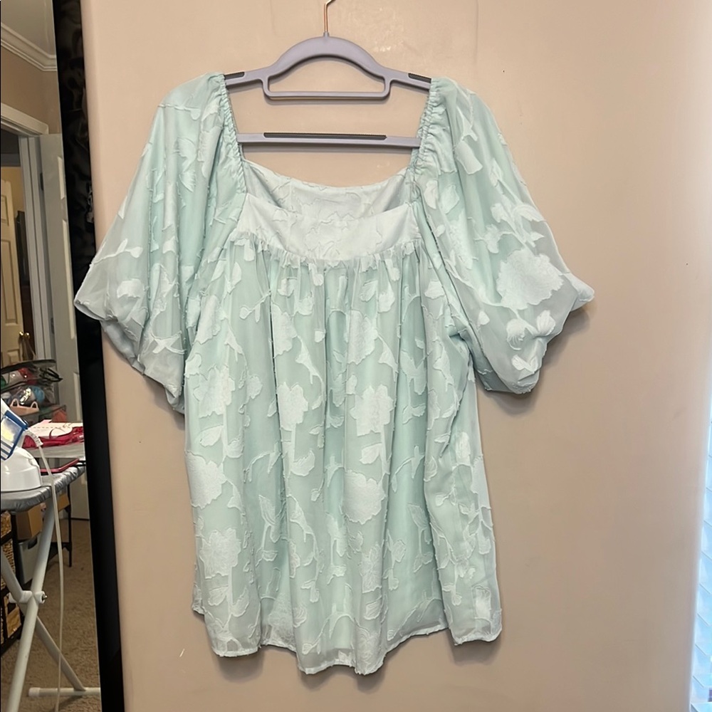 Pale Green Floral Peasant Top - Women’s XL Short Sleeve Blouse